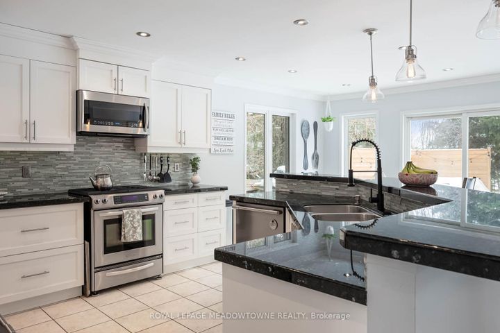 Photo 14 at 19 Grist Mill Drive, Georgetown, Halton Hills