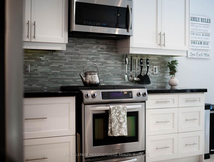 Photo 16 at 19 Grist Mill Drive, Georgetown, Halton Hills