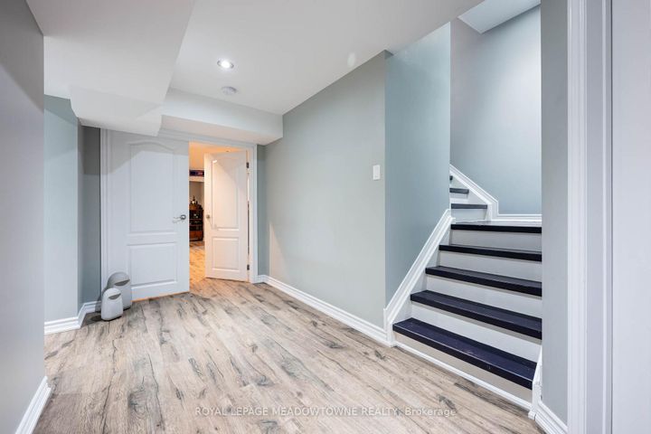 Photo 37 at 19 Grist Mill Drive, Georgetown, Halton Hills