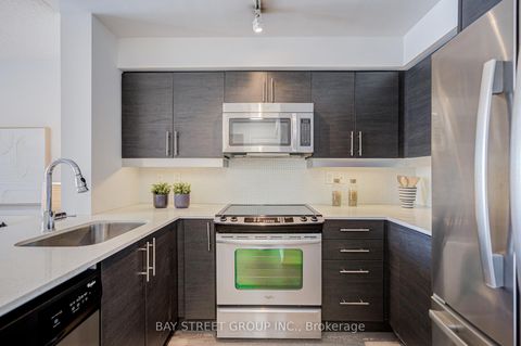 Photo 9 at 713 - 125 Western Battery Road, Niagara, Toronto