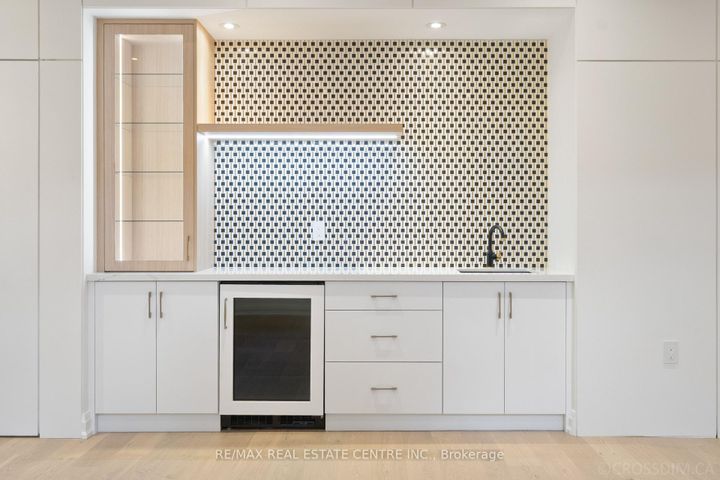 Photo 30 at 1065 Rebecca Street, WO West, Oakville