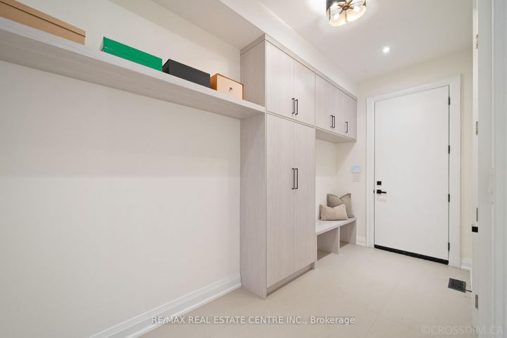 Photo 35 at 1065 Rebecca Street, WO West, Oakville