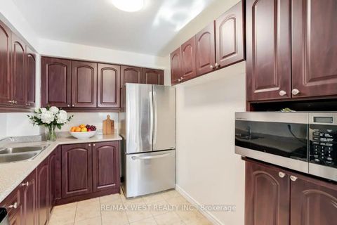 Photo 9 at 5 - 34 Dundalk Drive, Dorset Park, Toronto