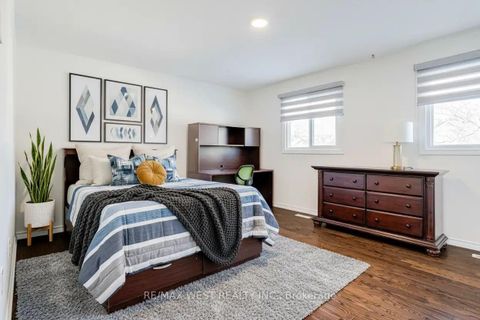 Photo 12 at 5 - 34 Dundalk Drive, Dorset Park, Toronto