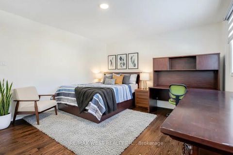 Photo 13 at 5 - 34 Dundalk Drive, Dorset Park, Toronto