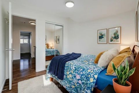 Photo 16 at 5 - 34 Dundalk Drive, Dorset Park, Toronto