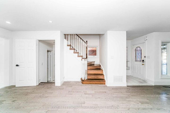 Photo 5 at 188 Milliken Meadows Drive, Milliken Mills West, Markham