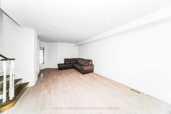 Photo 7 at 188 Milliken Meadows Drive, Milliken Mills West, Markham