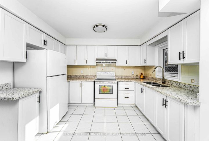 Photo 8 at 188 Milliken Meadows Drive, Milliken Mills West, Markham