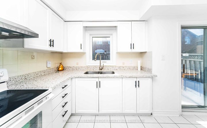 Photo 10 at 188 Milliken Meadows Drive, Milliken Mills West, Markham