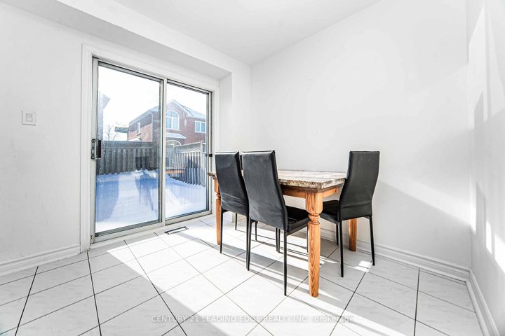 Photo 12 at 188 Milliken Meadows Drive, Milliken Mills West, Markham