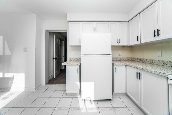 Photo 13 at 188 Milliken Meadows Drive, Milliken Mills West, Markham