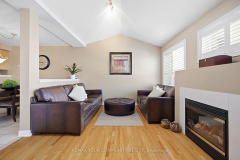 Photo 4 at 94 Sunridge Street, Oak Ridges, Richmond Hill