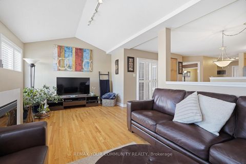 Photo 6 at 94 Sunridge Street, Oak Ridges, Richmond Hill