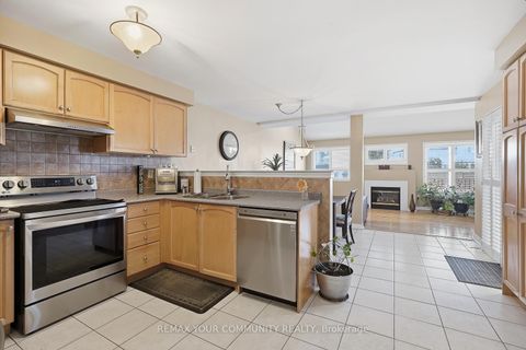 Photo 11 at 94 Sunridge Street, Oak Ridges, Richmond Hill