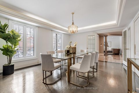 Photo 4 at 72 Aldershot Crescent, Windfields, Toronto