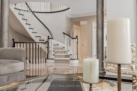 Photo 9 at 72 Aldershot Crescent, Windfields, Toronto