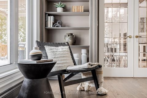 Photo 12 at 72 Aldershot Crescent, Windfields, Toronto