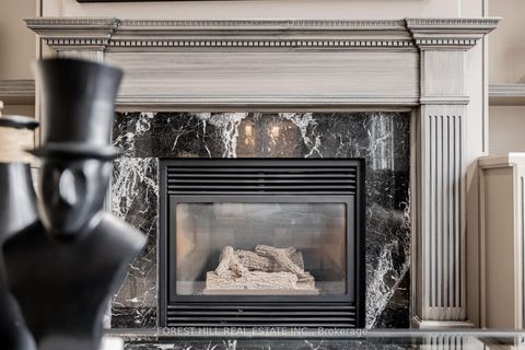 Photo 14 at 72 Aldershot Crescent, Windfields, Toronto