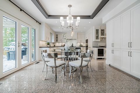 Photo 15 at 72 Aldershot Crescent, Windfields, Toronto