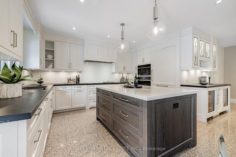 Photo 16 at 72 Aldershot Crescent, Windfields, Toronto