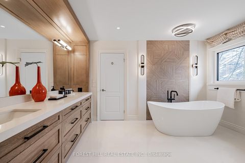 Photo 28 at 72 Aldershot Crescent, Windfields, Toronto