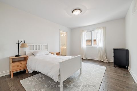 Photo 33 at 72 Aldershot Crescent, Windfields, Toronto