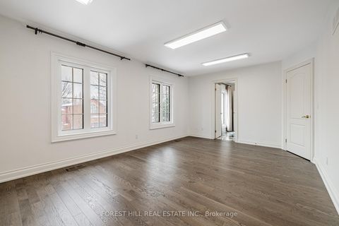 Photo 34 at 72 Aldershot Crescent, Windfields, Toronto