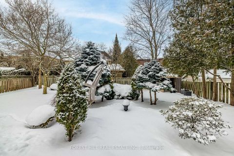 Photo 40 at 72 Aldershot Crescent, Windfields, Toronto