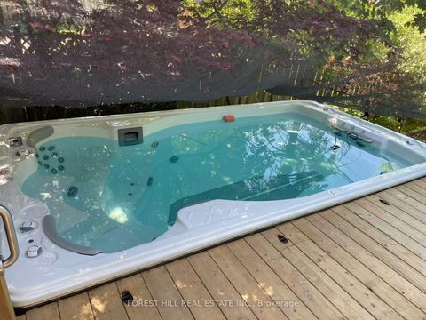 Photo 42 at 72 Aldershot Crescent, Windfields, Toronto