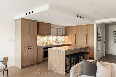 Photo 6 at 402 - 349 St Clair Avenue W, Casa Loma, Toronto