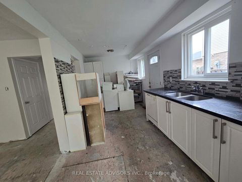 Photo 5 at 238 Braymore Boulevard, Rouge E11, Toronto