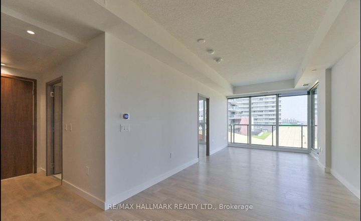 Photo 5 at 709 - 85 McMahon Drive, Bayview Village, Toronto