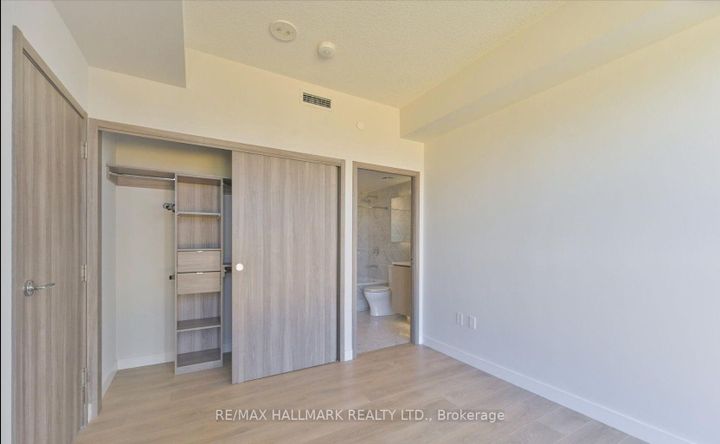 Photo 8 at 709 - 85 McMahon Drive, Bayview Village, Toronto