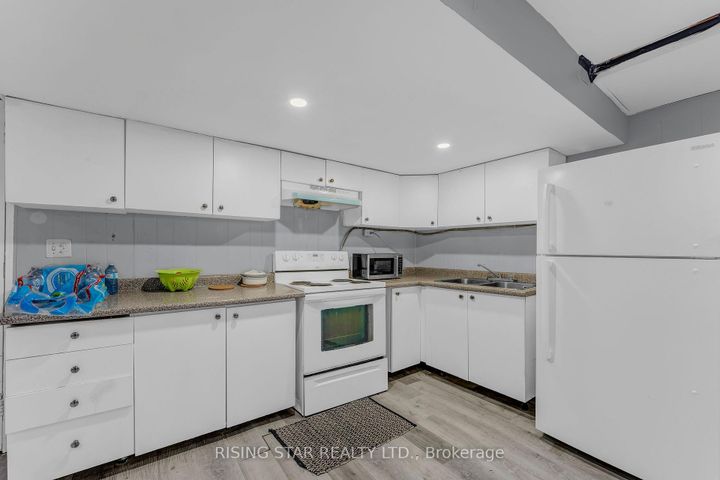 Photo 31 at 2 - 7440 GOREWAY Drive, Malton, Mississauga