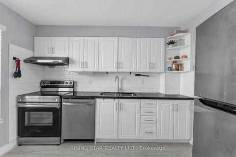 Photo 8 at 2 - 7440 GOREWAY Drive, Malton, Mississauga