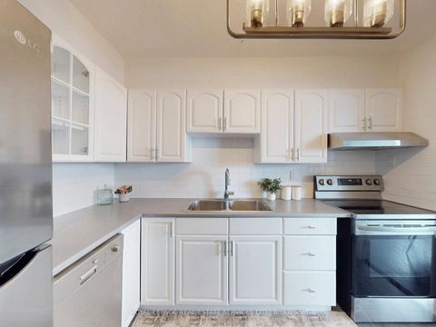 Photo 7 at 702 - 551 The West Mall, Etobicoke West Mall, Toronto