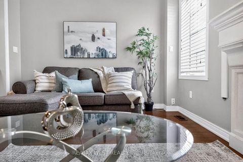 Photo 11 at 99 Alexie Way, Vellore Village, Vaughan