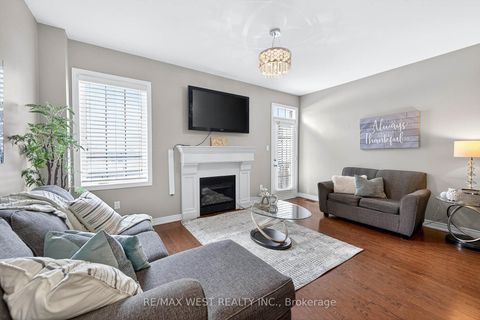 Photo 12 at 99 Alexie Way, Vellore Village, Vaughan