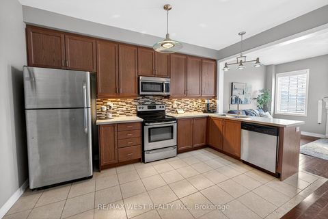 Photo 19 at 99 Alexie Way, Vellore Village, Vaughan