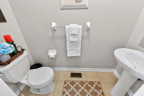 Photo 21 at 99 Alexie Way, Vellore Village, Vaughan