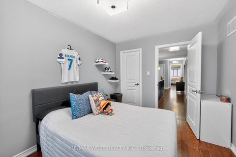 Photo 33 at 99 Alexie Way, Vellore Village, Vaughan