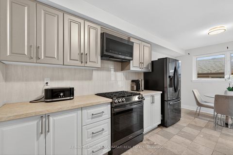 Photo 15 at 603 Cummer Avenue, Steeles, Toronto