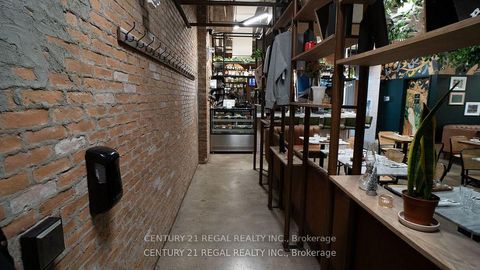 Photo 11 at 337 KING Street W, Waterfront Communities C1, Toronto