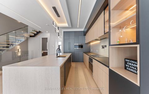 Photo 9 at 656 Oriole Parkway, Eglinton, Toronto