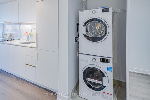 Photo 8 at 4007 - 8 Wellesley Street W, Yonge Corridor, Toronto