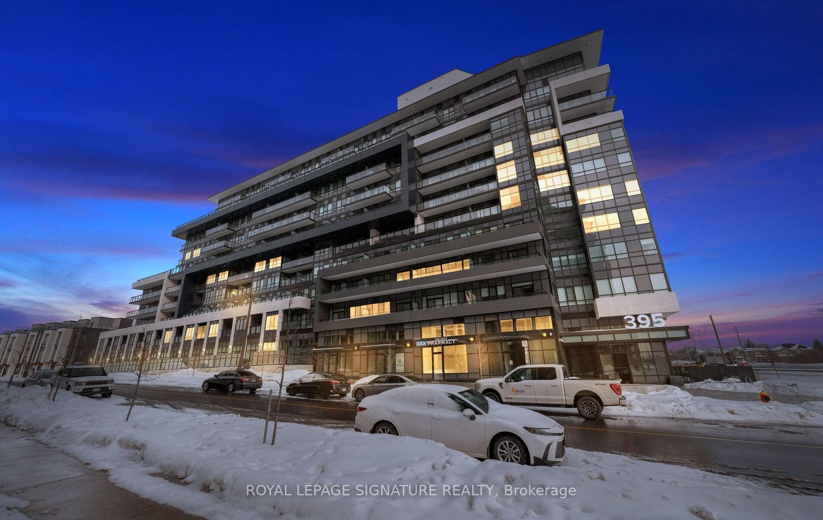 716 - 395 Dundas Street W, GO Glenorchy, Oakville 
