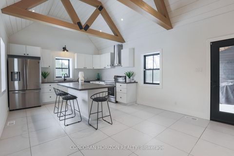 Photo 14 at 19572 Centre Street, Rural East Gwillimbury, East Gwillimbury