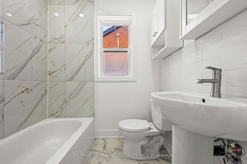 Photo 10 at 340 Albany Avenue, Casa Loma, Toronto