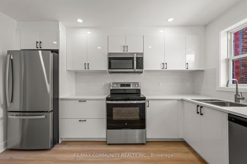 Photo 16 at 340 Albany Avenue, Casa Loma, Toronto